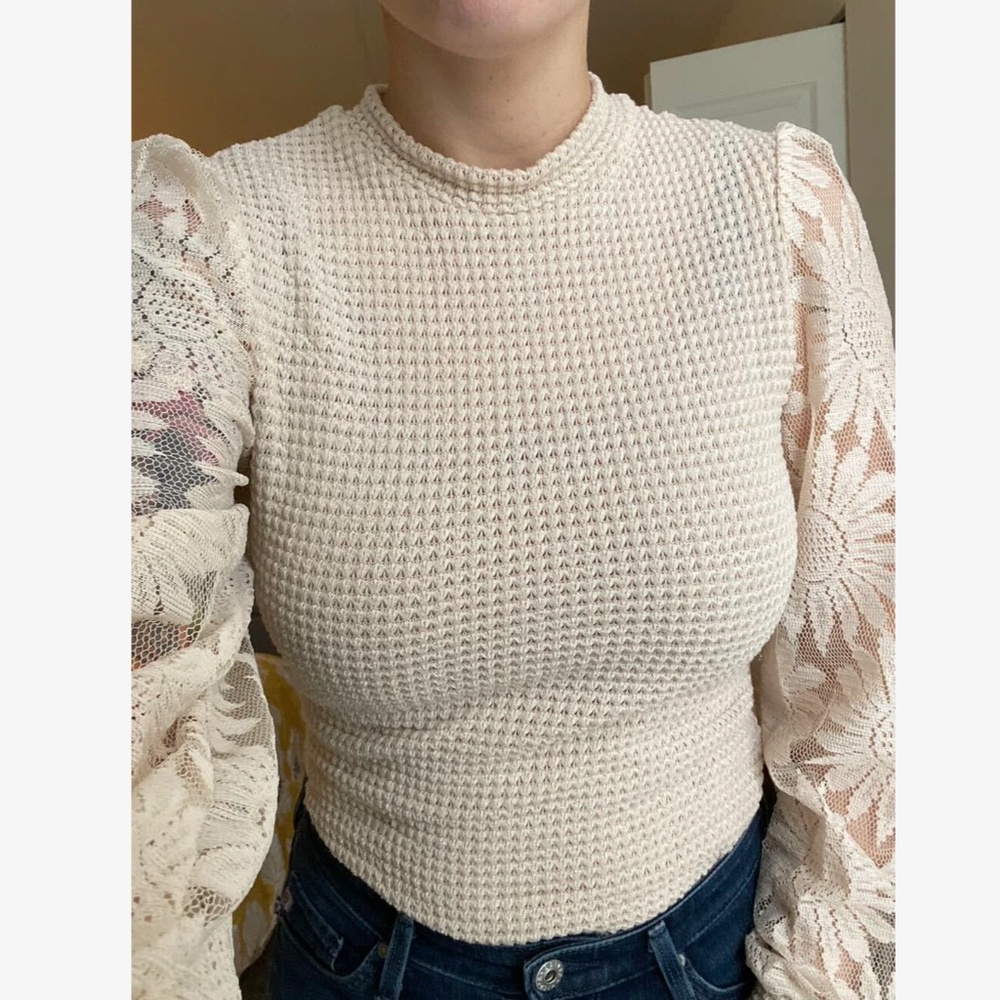 08 Boho Floral Sheer Lace Sleeve Top - Picture 2 of 8